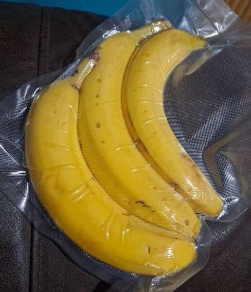 I vacuum sealed 3 bananas for no reason. When I cut those and what I saw inside left me speechless…