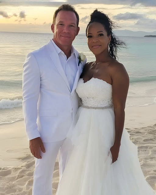 I MARRIED MY FATHER’S FRIEND – ON OUR WEDDING NIGHT, HE SAID TO ME: “I’M SORRY. I SHOULD HAVE TELL YOU SOONER.”