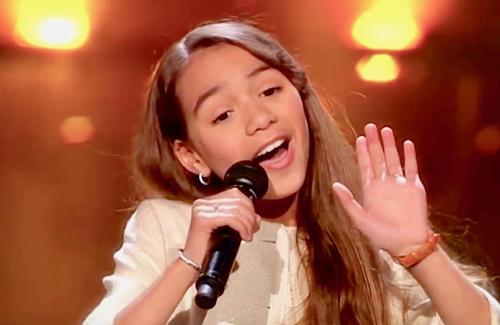 A Young Girl Sang An 80-Year-Old Song. When The Audience Heard The Girl They Went Crazy