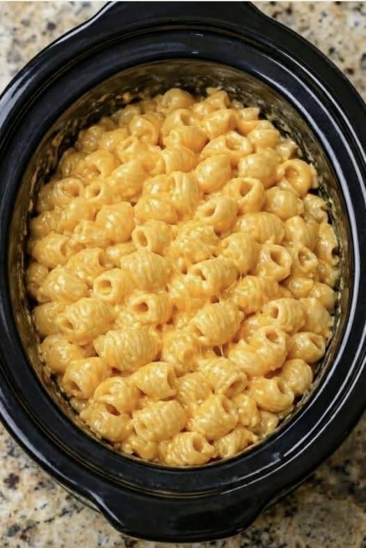 Crockpot 4-Ingredient Mac and Cheese